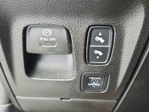 Used 2020 RAM 1500 Laramie w/ Night Edition image 37