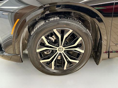 Used 2025 Toyota Crown Signia image 37