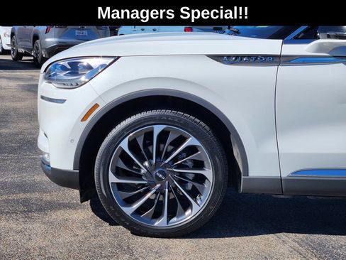 Used 2023 Lincoln Aviator Reserve w/ Equipment Group 201A RWD image 10