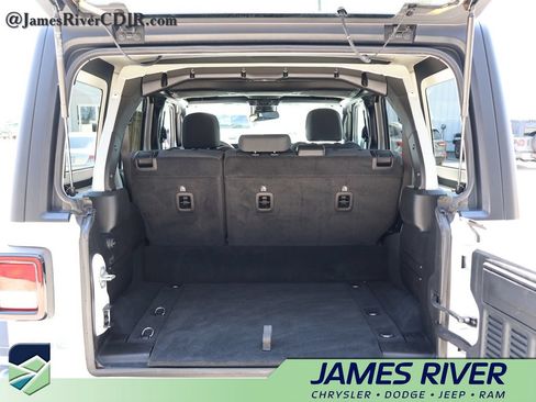 Used 2024 Jeep Wrangler Unlimited AWD/4WD image 13