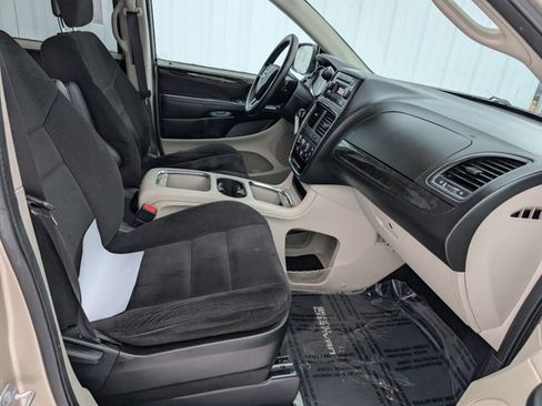 Used 2014 Dodge Grand Caravan SXT image 27