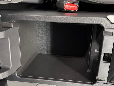 New 2025 Mitsubishi Outlander SE image 12