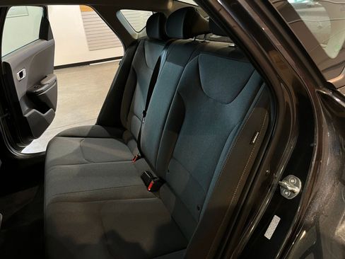 Used 2025 Kia K4 LXS image 38