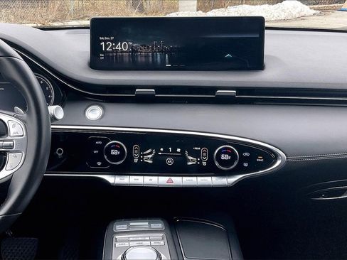 Used 2025 Genesis GV70 2.5T image 6