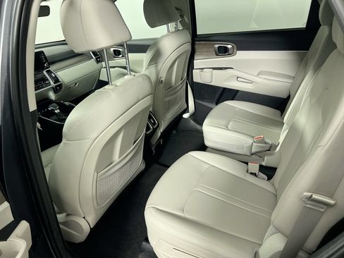 Certified 2023 Kia Sorento EX w/ Panoramic Sunroof Package FWD image 28