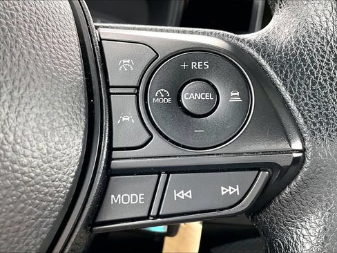 Used 2025 Toyota Corolla LE FWD image 18