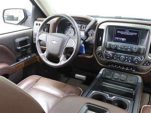 Used 2018 Chevrolet Silverado 1500 High Country image 18