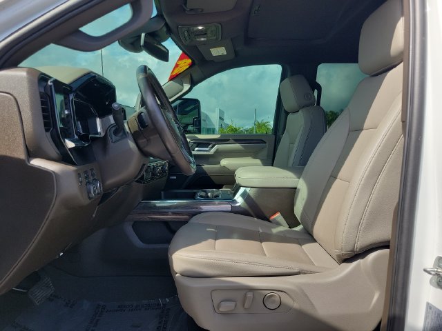 Used 2024 Chevrolet Silverado 2500 LTZ w/ LTZ Convenience Package AWD/4WD image 15