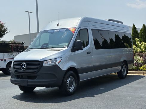 Used 2025 Mercedes-Benz Sprinter 2500 image 6