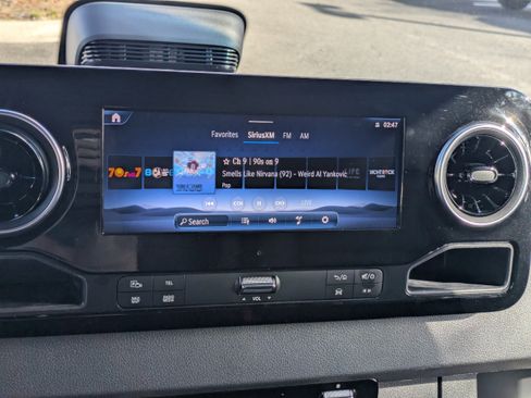 Used 2025 Mercedes-Benz Sprinter 2500 image 19