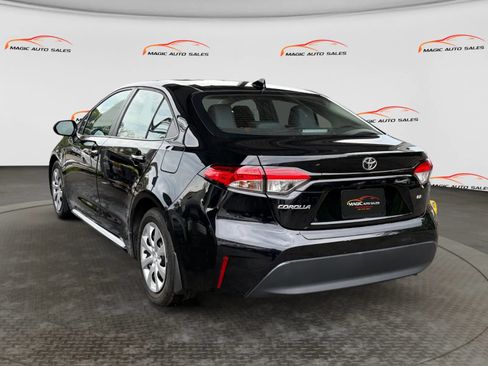 Used 2024 Toyota Corolla LE FWD image 8