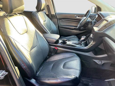 Used 2017 Ford Edge Titanium w/ Equipment Group 301A AWD/4WD image 31