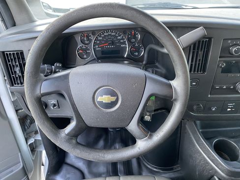 Used 2014 Chevrolet Express 2500 image 12