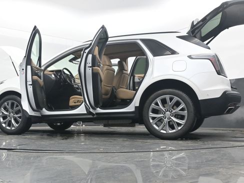 Used 2020 Cadillac XT5 Sportv w/ Platinum Package image 43