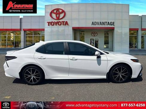 Used 2023 Toyota Camry SE w/ Cold Weather Package AWD/4WD image 5