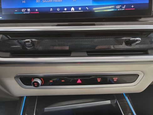 Used 2025 BMW X7 xDrive40i image 61