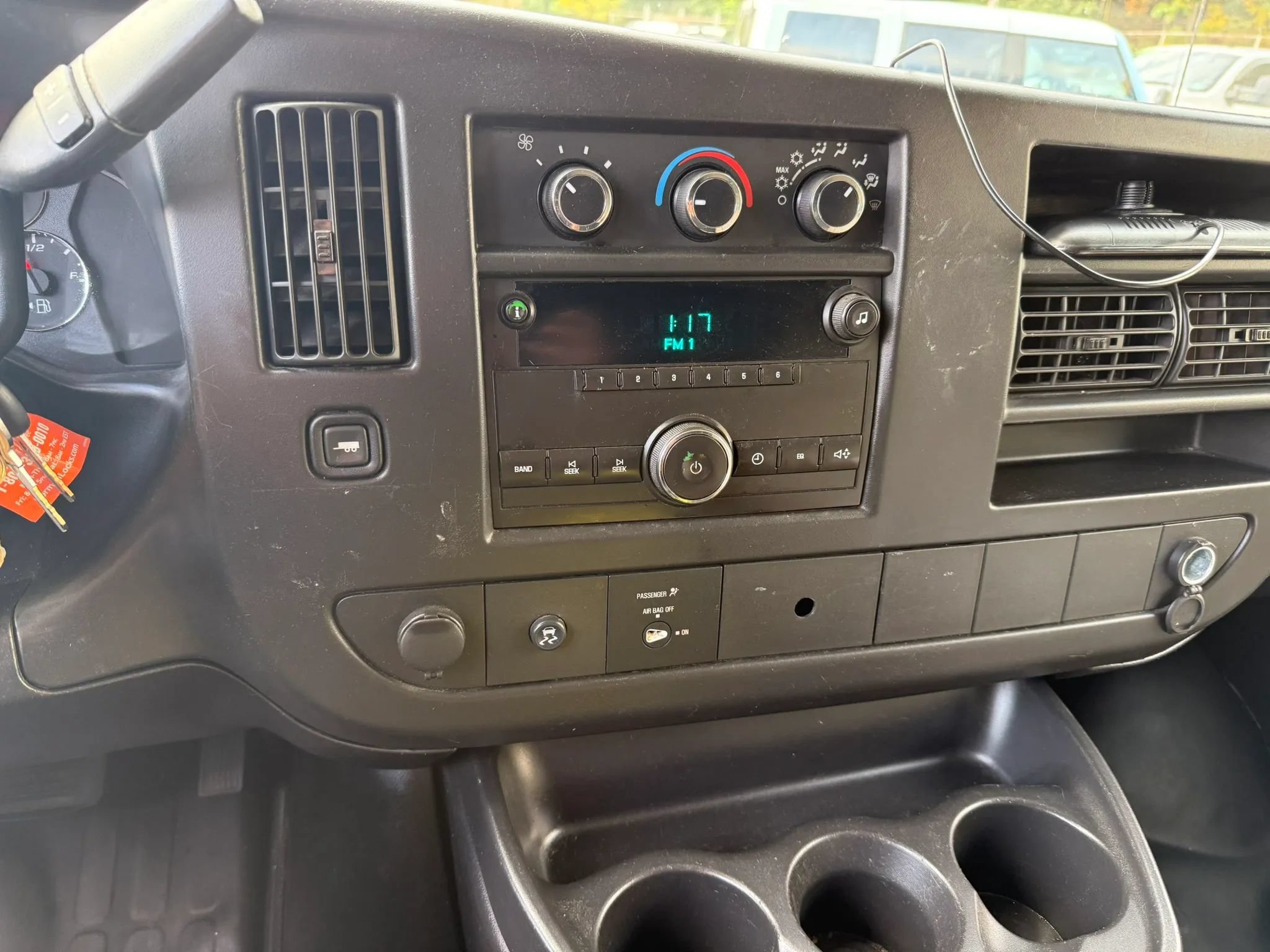 Used 2011 Chevrolet Express 2500 RWD image 10