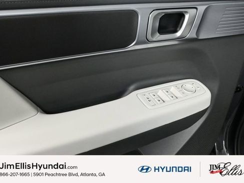 Used 2025 Hyundai Santa Fe SE image 10