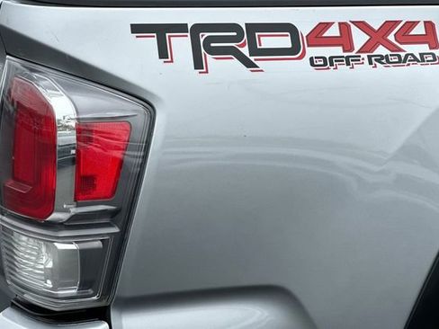 Used 2023 Toyota Tacoma TRD Off-Road w/ Technology Package AWD/4WD image 29