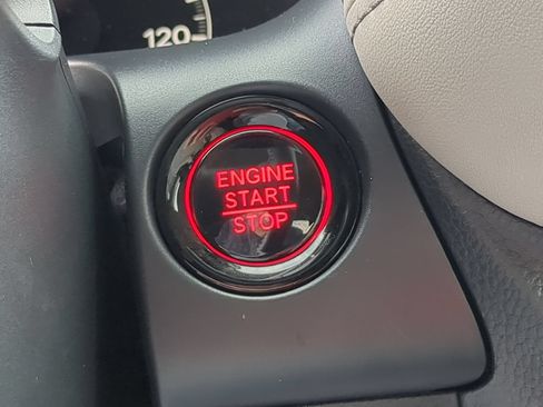 Used 2025 Honda HR-V EX-L image 15