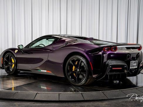 Used 2025 Ferrari SF90 Spider image 21