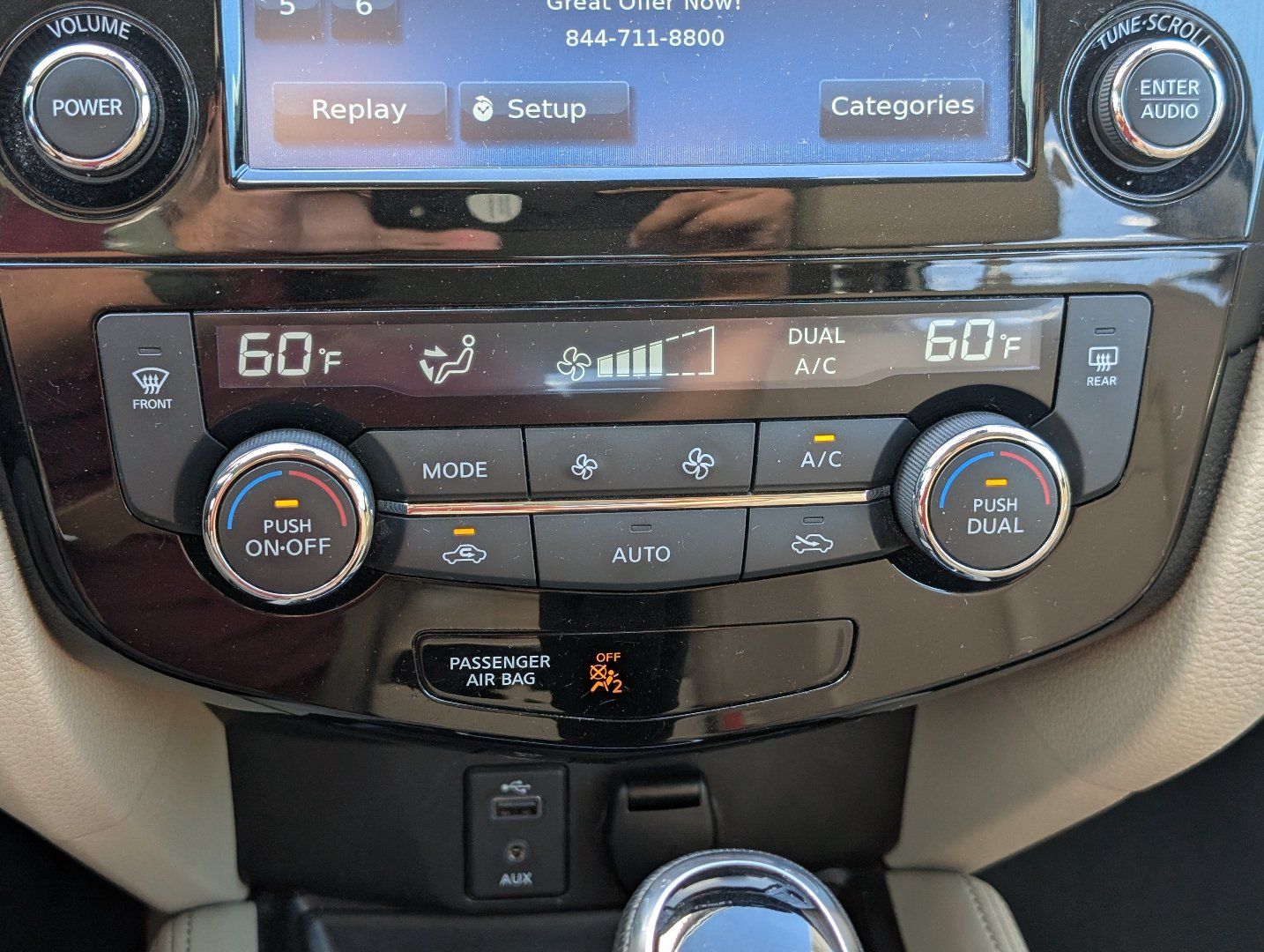 Used 2017 Nissan Rogue SL AWD/4WD image 16