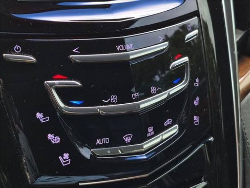 Used 2016 Cadillac Escalade Premium AWD/4WD image 13