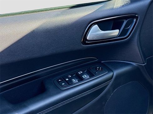 Used 2022 Dodge Durango SXT image 16