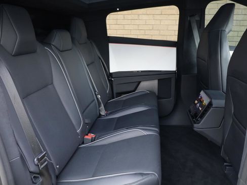 Used 2024 Tesla Cybertruck AWD Crew Cab image 23