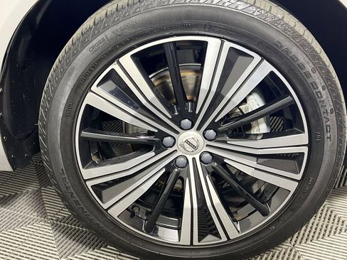 Certified 2023 Volvo XC60 B5 Plus image 18