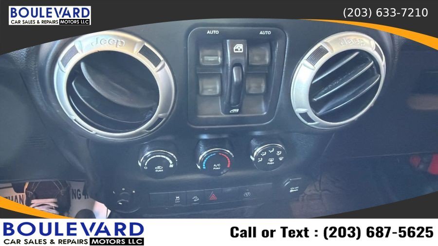 Used 2016 Jeep Wrangler Unlimited Sahara AWD/4WD image 15