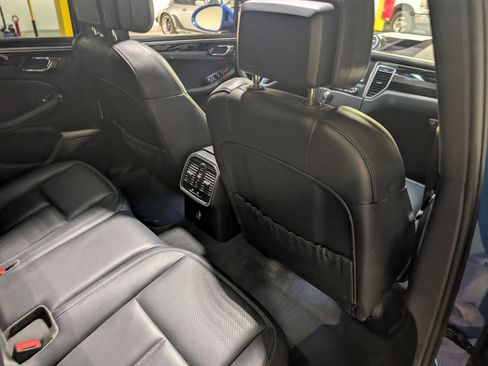 Used 2017 Porsche Macan image 25