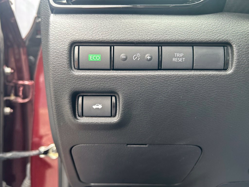 Used 2025 Nissan Sentra SV FWD image 16