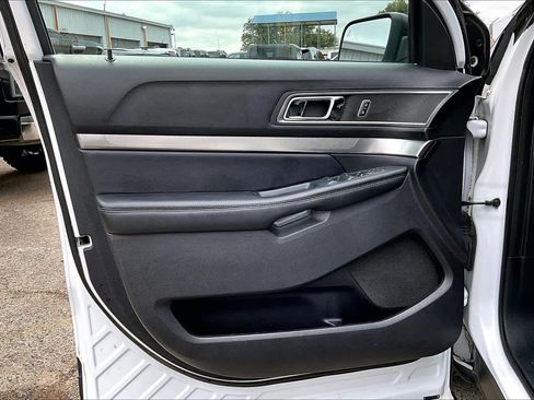 Used 2019 Ford Explorer XLT w/ Equipment Group 201A image 20