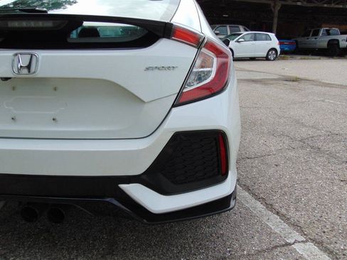 Used 2017 Honda Civic Sport image 7
