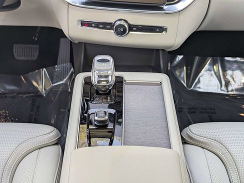 New 2026 Volvo XC90 T8 Ultra w/ Protection Package AWD/4WD image 19