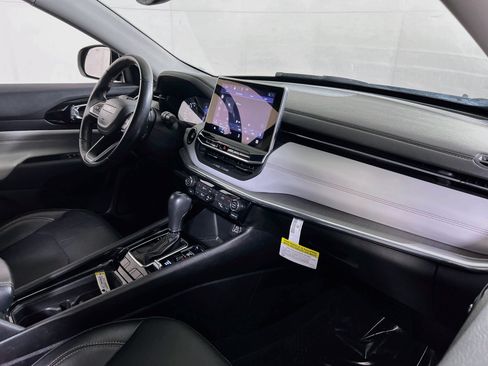 Used 2022 Jeep Compass Limited AWD/4WD image 26