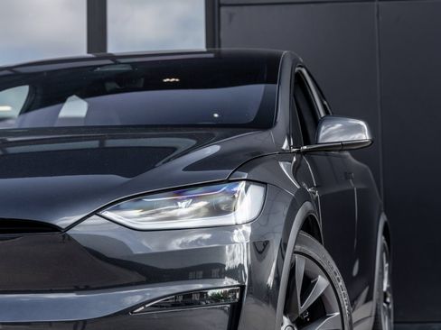 Used 2025 Tesla Model X AWD/4WD image 12