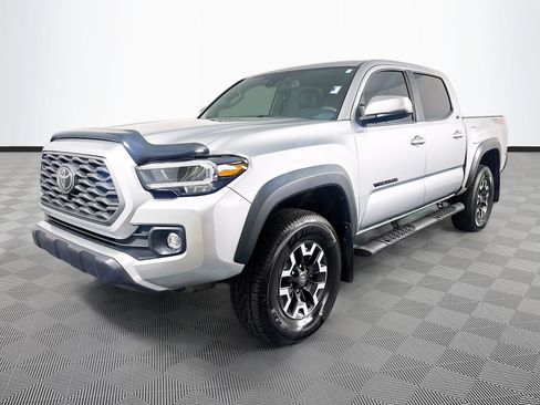 Used 2023 Toyota Tacoma TRD Off-Road w/ TRD Premium Off Road Package AWD/4WD image 3