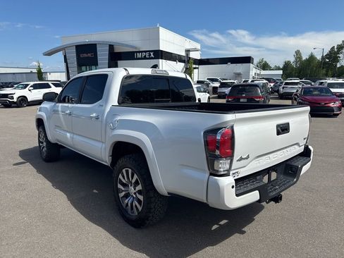 Used 2021 Toyota Tacoma Limited image 3