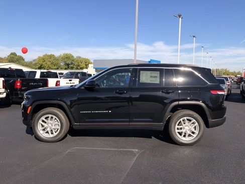 New 2025 Jeep Grand Cherokee Laredo X w/ Luxury Tech Group I image 11