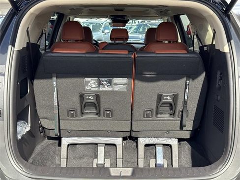 New 2026 Kia Carnival SX image 6