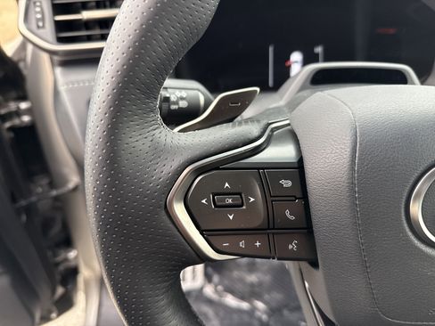 Used 2025 Lexus LX 700h F Sport image 18