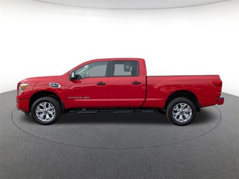Used 2024 Nissan Titan SV w/ SV Convenience Package image 8
