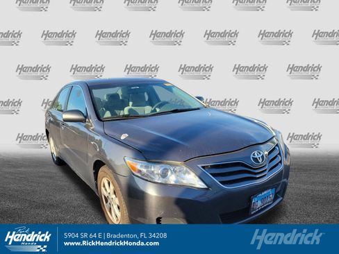 Used 2011 Toyota Camry LE w/ LE Extra-Value Pkg FWD image 1