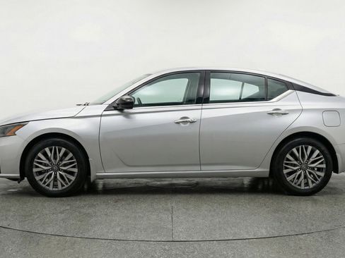 Used 2025 Nissan Altima 2.5 SV image 5