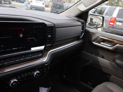 Used 2023 GMC Sierra 1500 Elevation image 18