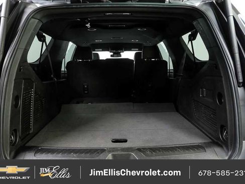 Certified 2024 Chevrolet Suburban LT RWD image 32