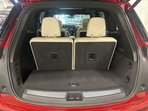 Used 2025 Cadillac XT6 Sport image 32