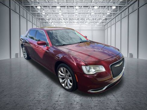 Used 2022 Chrysler 300 Touring RWD image 3